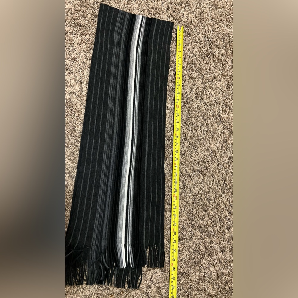 Fraas Black and White Striped Scarf